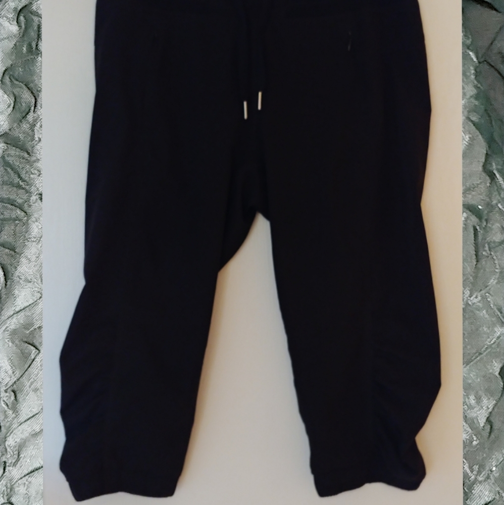 Calvin Klein performance capris